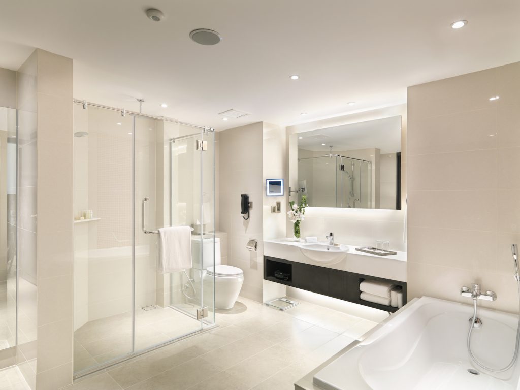 Executive_Suite_Bathroom