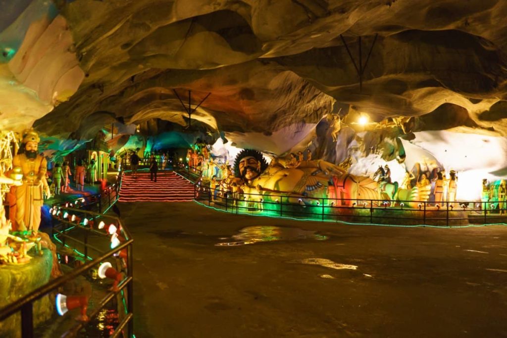 ramayana cave batu caves attraction